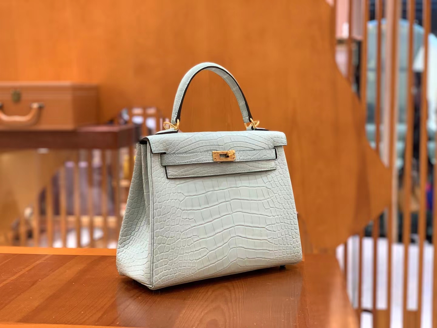 Hermès（爱马仕）Kelly 凯莉包 薄荷绿 进口美洲鳄鱼皮 金扣 25cm 原版蜜蜡线 顶级手缝