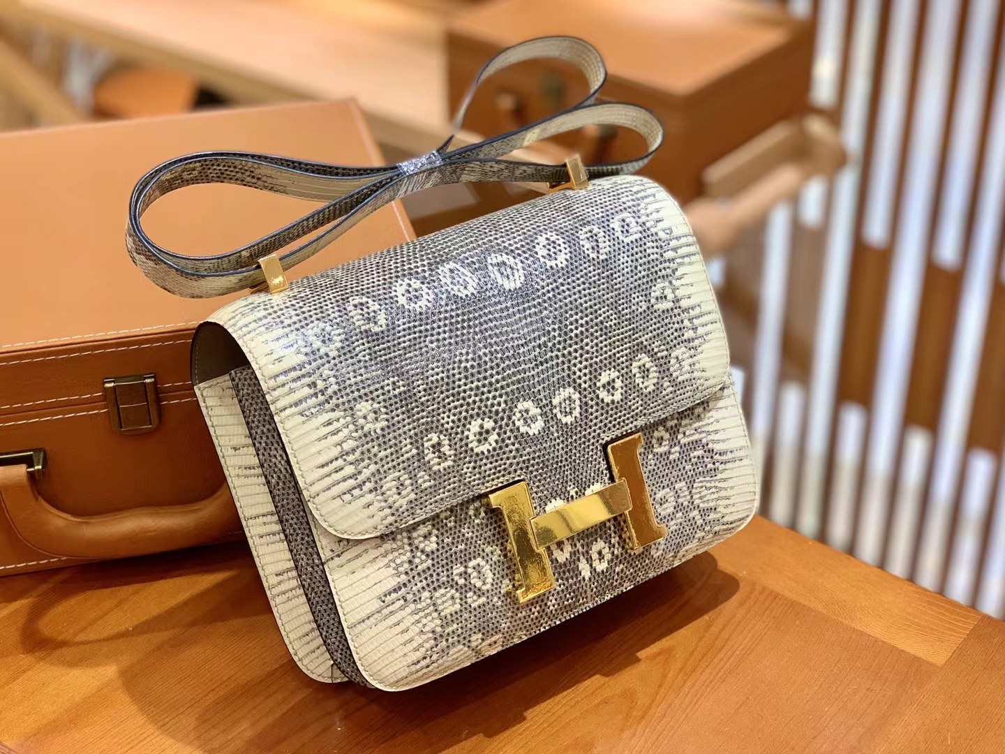 Hermès（爱马仕）Constance 康康 南非野生蜥蜴皮 原色 金扣 24cm 原版蜜蜡线 顶级手缝