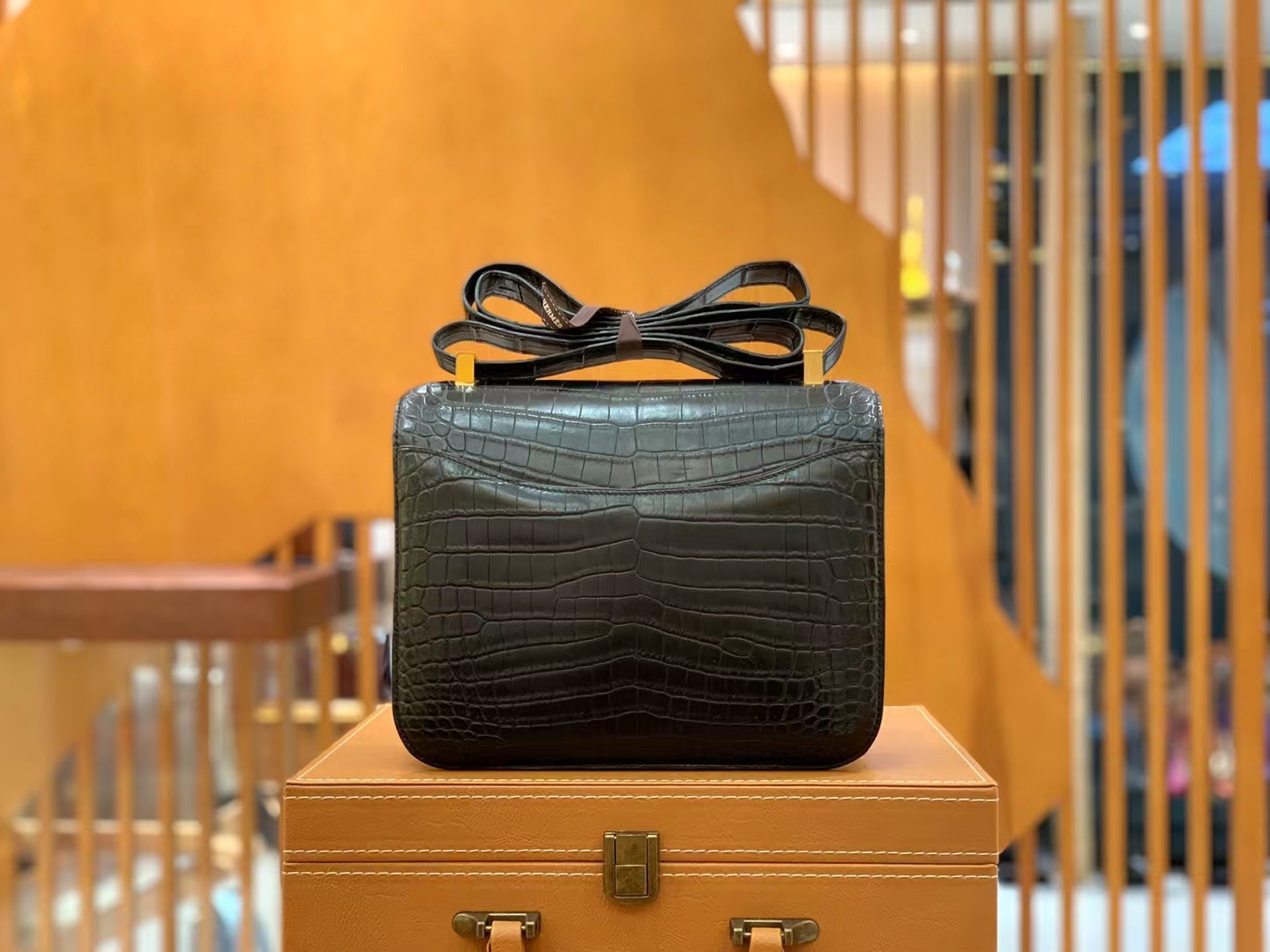 Hermès（爱马仕）Constance 康斯坦斯 经典黑 进口尼罗鳄鱼皮 金扣 24cm 原版蜜蜡线 顶级手缝