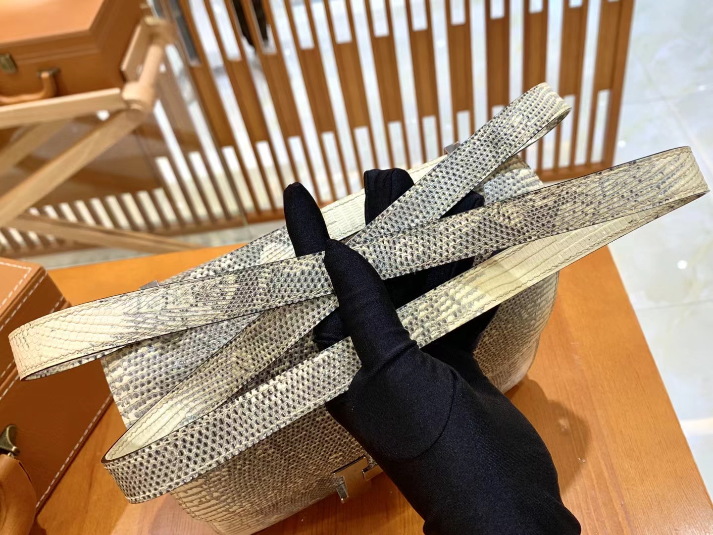 Hermès（爱马仕）Constance 康康 南非野生蜥蜴皮 原色 银扣 24cm 原版蜜蜡线 顶级手缝