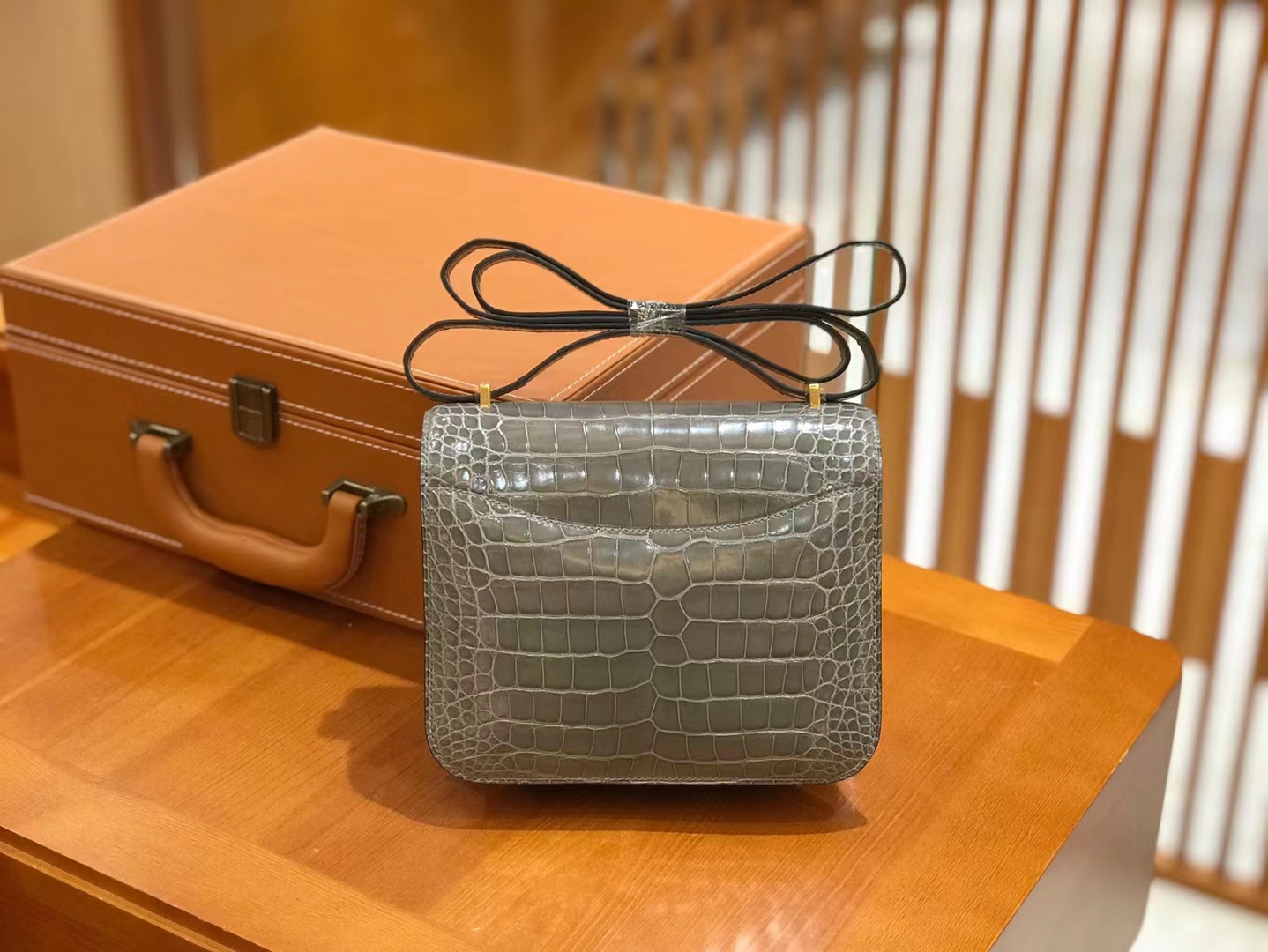 Hermès（爱马仕）Constance 康斯坦斯 斑鸠灰 进口美洲鳄鱼皮 金扣 19cm 原版蜜蜡线 顶级手缝