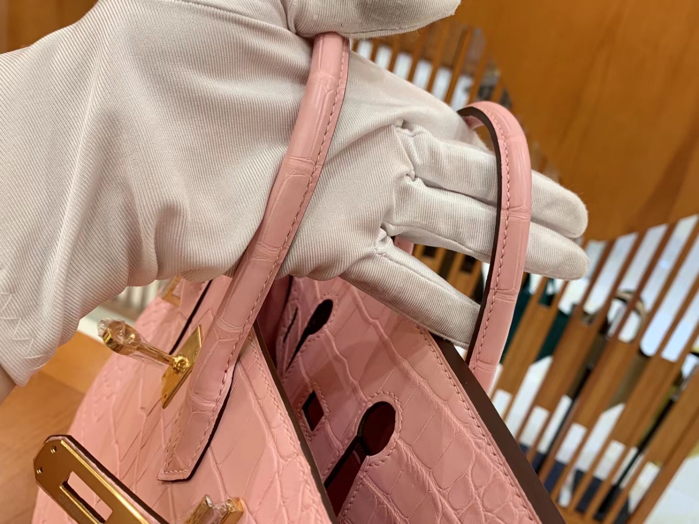 Hermès（爱马仕）Birkin 铂金包 樱花粉 进口美洲鳄鱼皮 金扣 25cm 原版蜜蜡线 顶级手缝