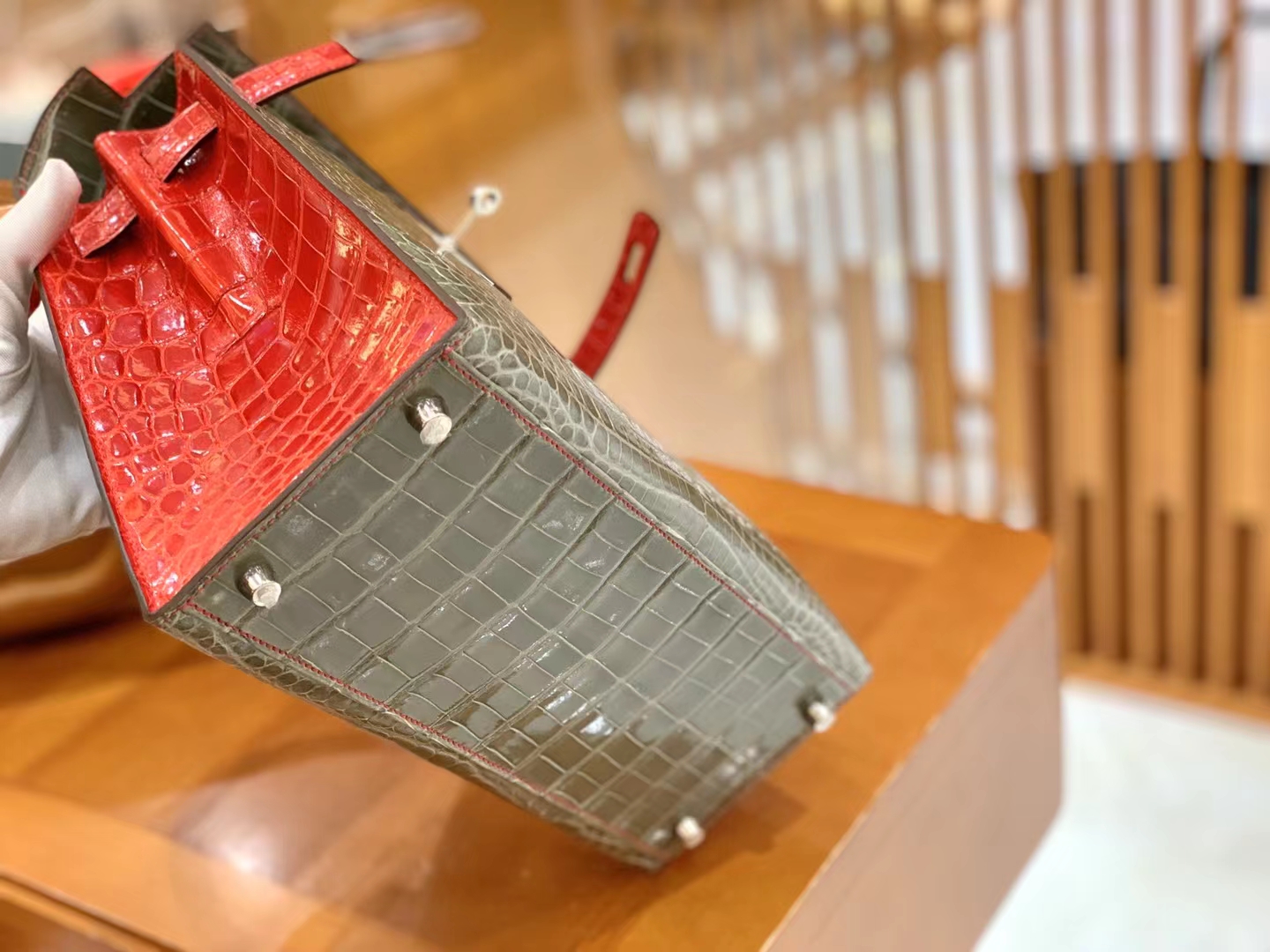 Hermès（爱马仕）Kelly 凯莉包 斑鸠灰 拼 法拉利红 进口尼罗鳄鱼皮 银扣 28cm 原版蜜蜡线 顶级手缝