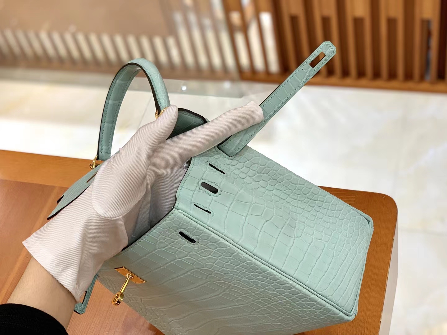 Hermès（爱马仕）Kelly 凯莉包 薄荷绿 进口美洲鳄鱼皮 金扣 25cm 原版蜜蜡线 顶级手缝