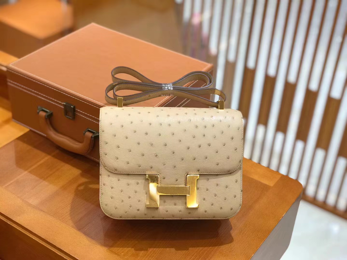 Hermès（爱马仕）Constance 康康 羊毛白 南非KK鸵鸟皮 金扣 24cm 原版蜜蜡线 顶级手缝