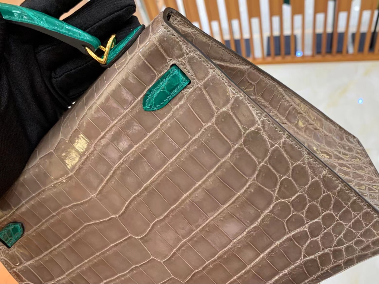 Hermès（爱马仕）Kelly 凯莉包 大象灰拼翡翠绿 进口尼罗鳄鱼皮 金扣 25cm 原版蜜蜡线 顶级手缝