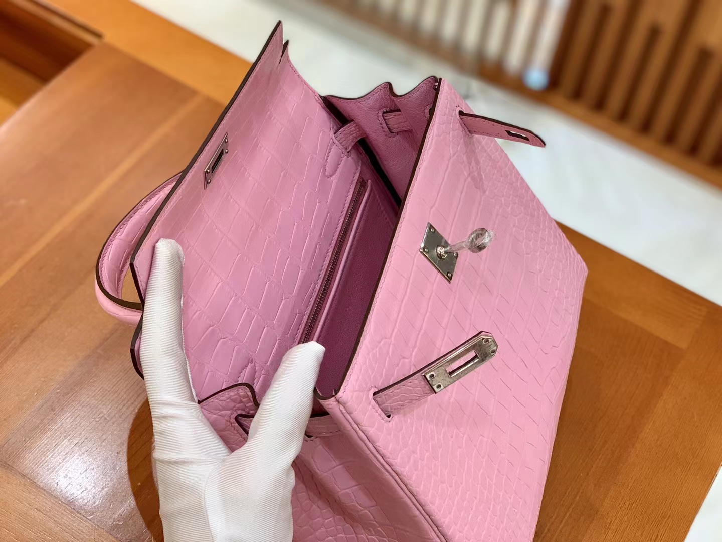 Hermès（爱马仕）Kelly 凯莉包 樱花粉 进口美洲鳄鱼皮 银扣 25cm 原版蜜蜡线 顶级手缝