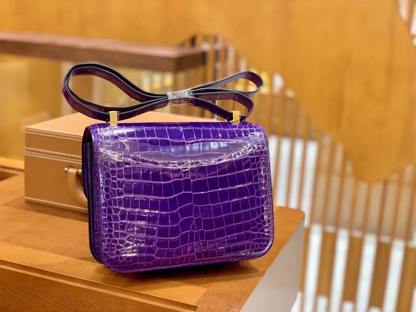 Hermès（爱马仕）Constance 康斯坦斯 梦幻紫 进口湾鳄鳄鱼皮 金扣 24cm 原版蜜蜡线 顶级手缝