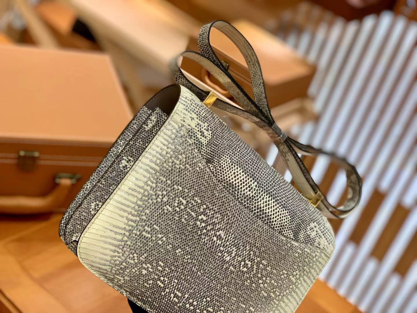 Hermès（爱马仕）Constance 康康 南非野生蜥蜴皮 原色 金扣 24cm 原版蜜蜡线 顶级手缝