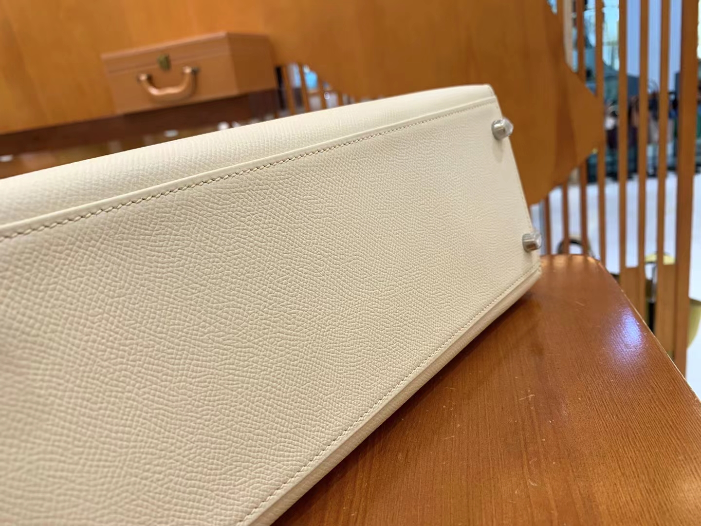 Hermès（爱马仕）新增现货 Kelly 凯莉包 Epsom 奶昔白 拼 柠檬黄 拼 金棕 银扣 25cm 原版蜜蜡线 顶级手缝
