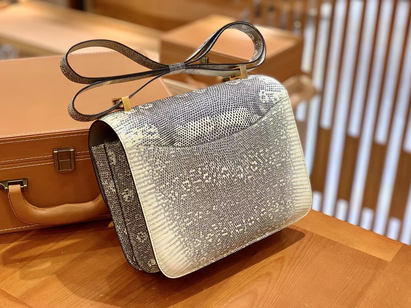 Hermès（爱马仕）Constance 康康 南非野生蜥蜴皮 原色 金扣 24cm 原版蜜蜡线 顶级手缝