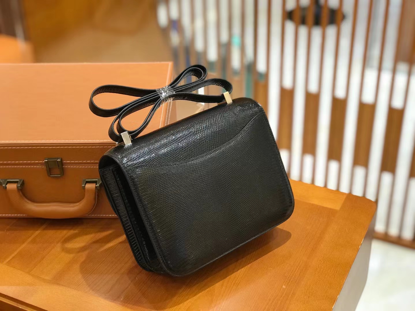 Hermès（爱马仕）Constance 康康 南非野生蜥蜴皮 经典黑 银扣 24cm 原版蜜蜡线 顶级手缝