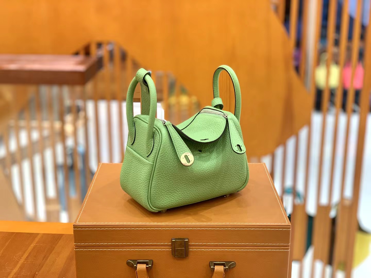 Hermès（爱马仕）Mini lindy 迷你琳迪包 牛油果绿 进口TC大牛皮 银扣 原版蜜蜡线 顶级手缝