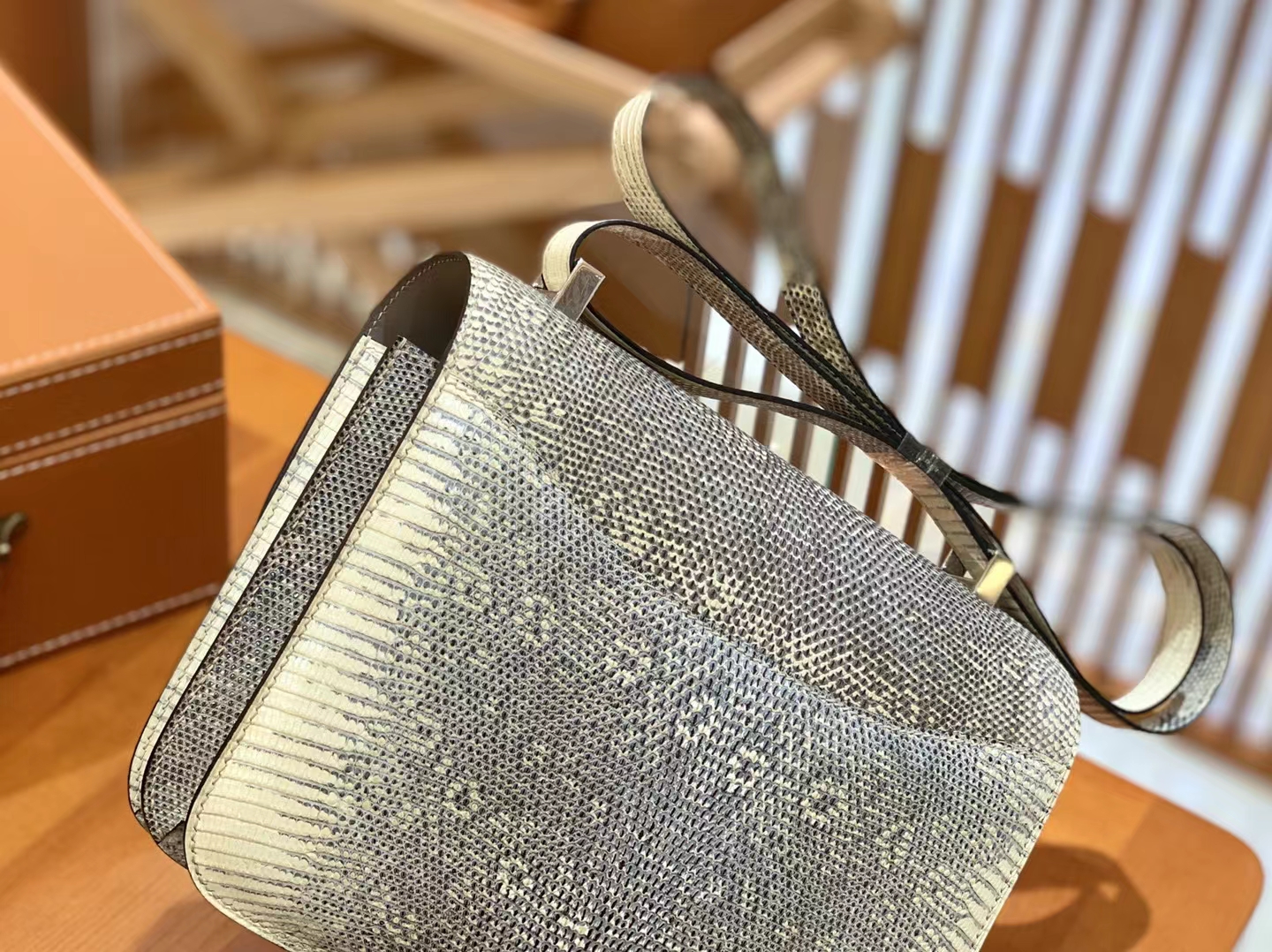 Hermès（爱马仕）Constance 康康 南非野生蜥蜴皮 原色 银扣 24cm 原版蜜蜡线 顶级手缝