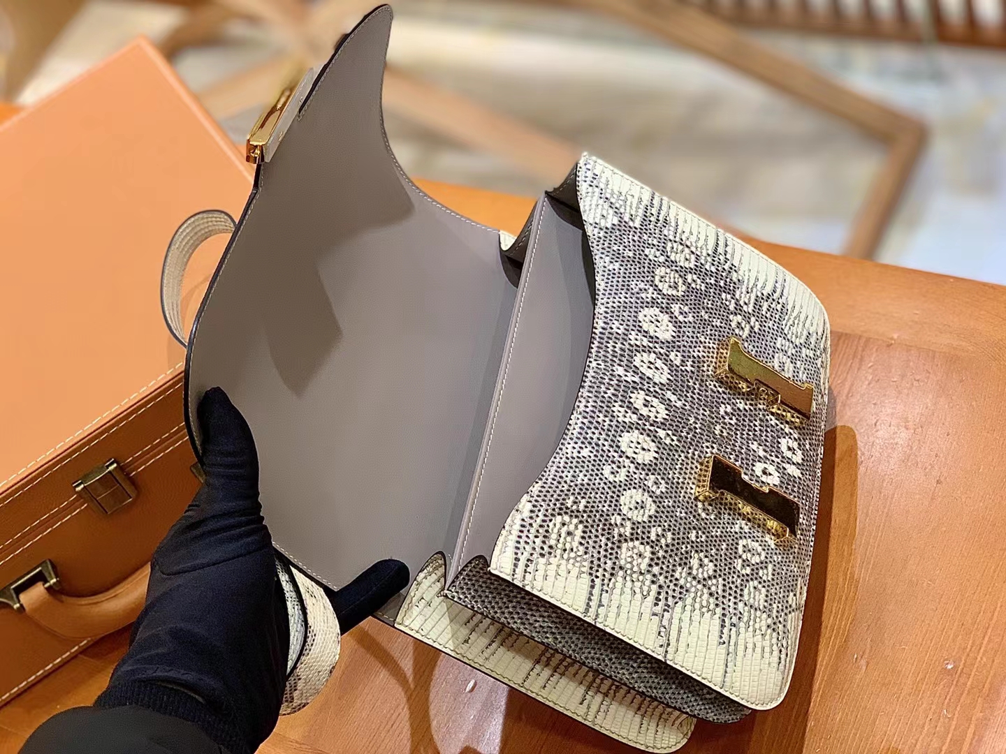 Hermès（爱马仕）Constance 康康 南非野生蜥蜴皮 原色 金扣 24cm 原版蜜蜡线 顶级手缝