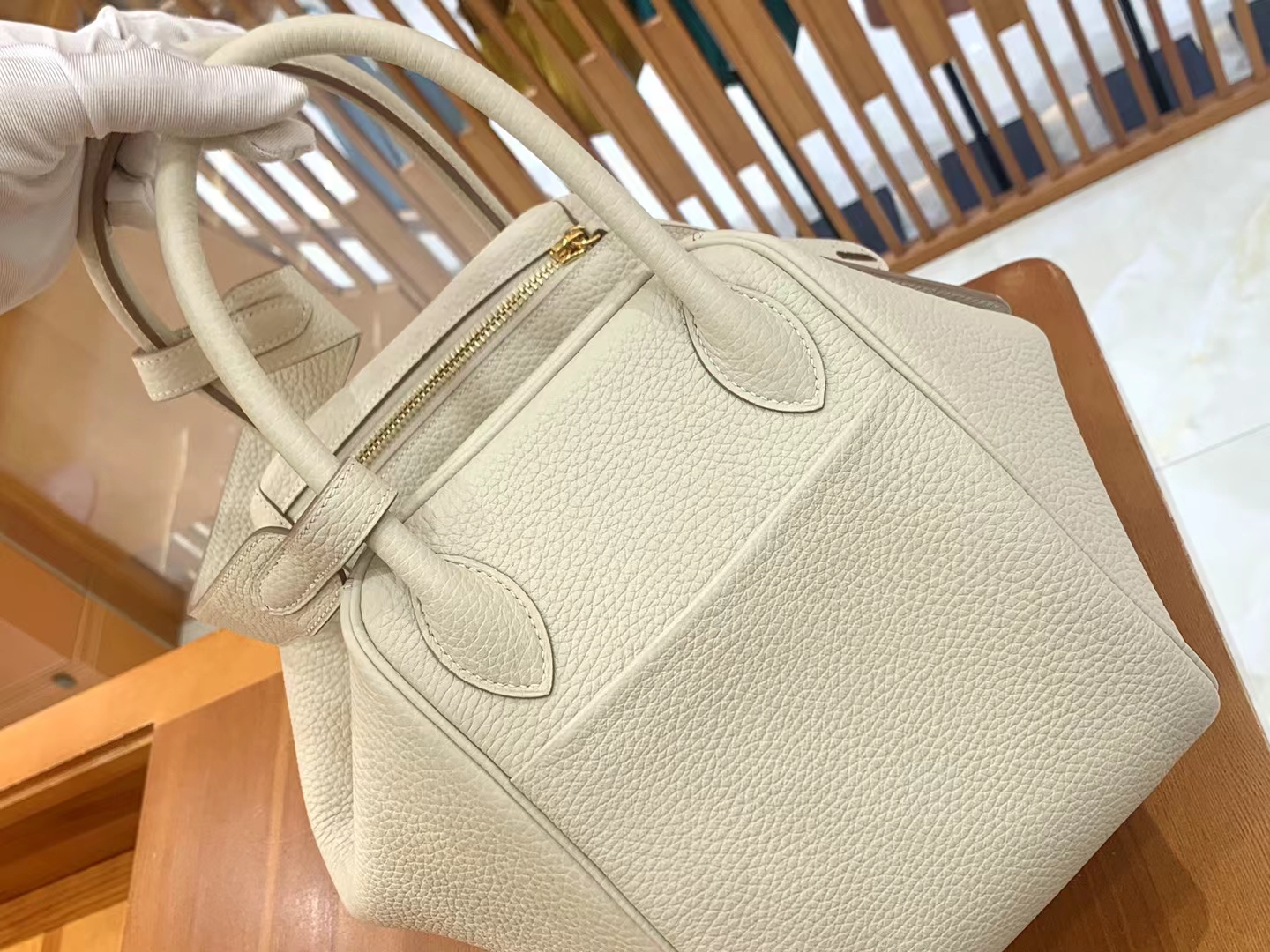 Hermès（爱马仕）Lindy 琳迪包 奶昔白 进口TC大牛皮 金扣 30cm 原版蜜蜡线 顶级手缝