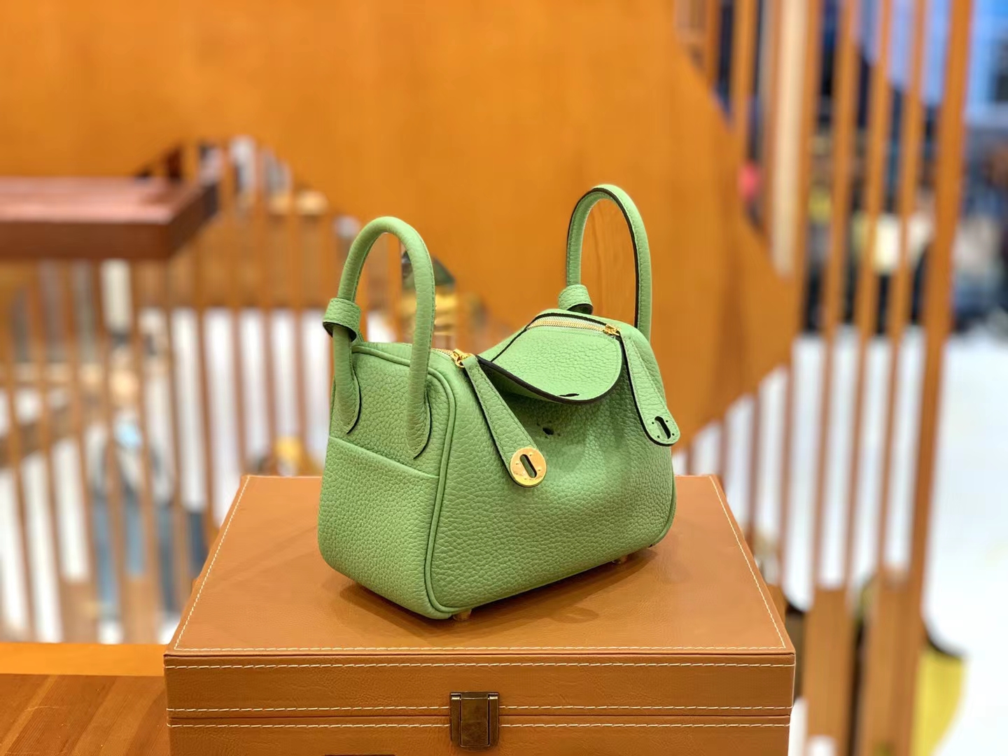 Hermès（爱马仕）Mini lindy 迷你琳迪包 牛油果绿 进口TC大牛皮 金扣 原版蜜蜡线 顶级手缝