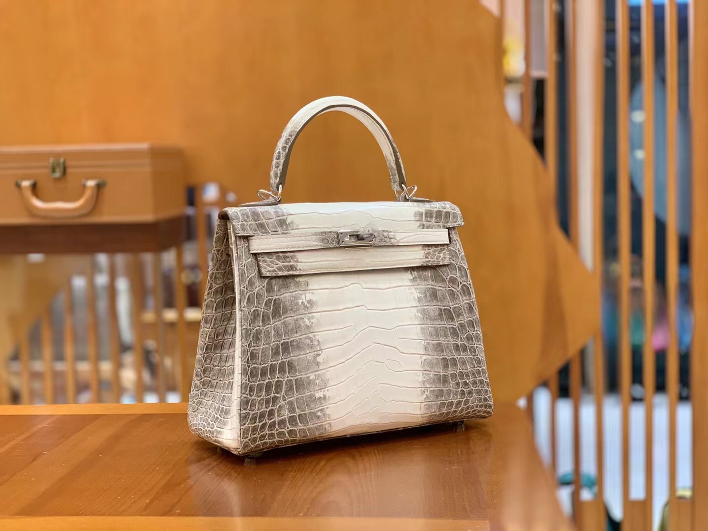 Hermès（爱马仕）Kelly 凯莉包 喜马拉雅 进口尼罗鳄鱼皮 包中皇后 银扣 25cm 原版蜜蜡线 顶级手缝