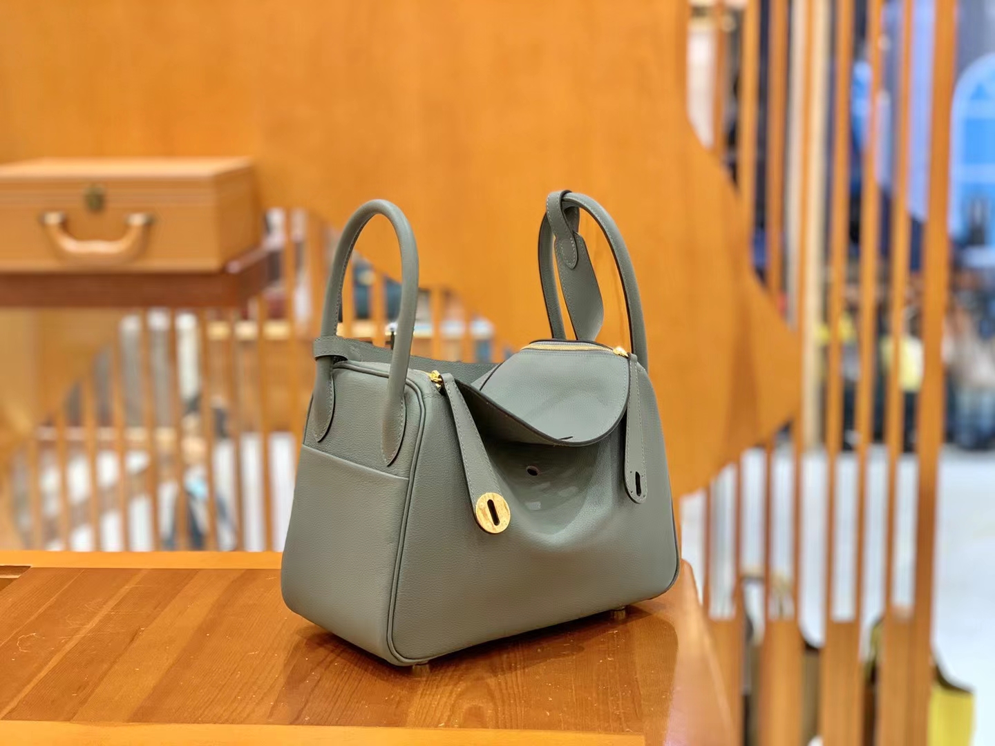 Hermès（爱马仕）Lindy 琳迪包 杏仁绿 进口Evercolor 牛皮 金扣 26cm 原版蜜蜡线 顶级手缝