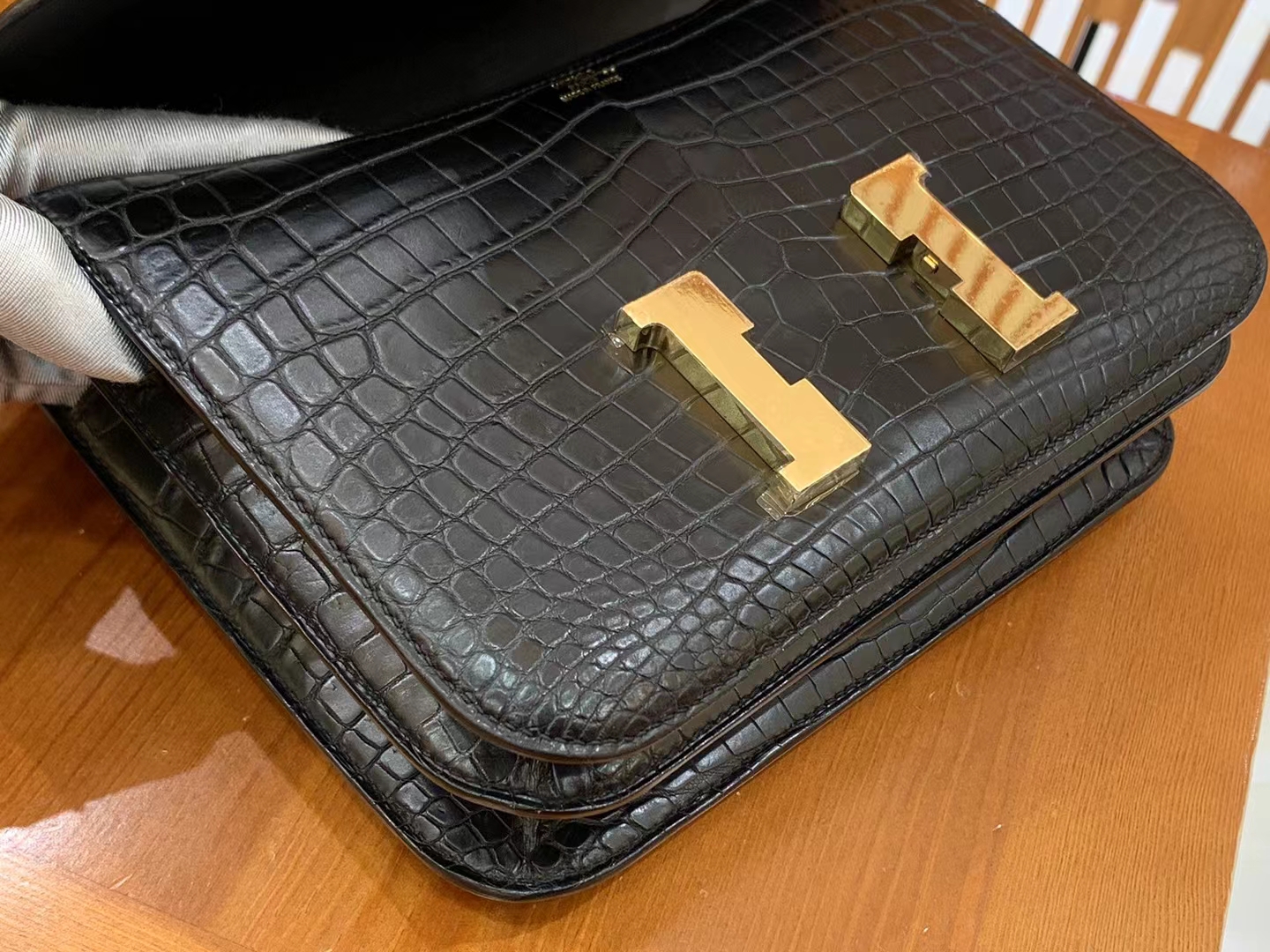 Hermès（爱马仕）Constance 康斯坦斯 经典黑 进口尼罗鳄鱼皮 金扣 24cm 原版蜜蜡线 顶级手缝