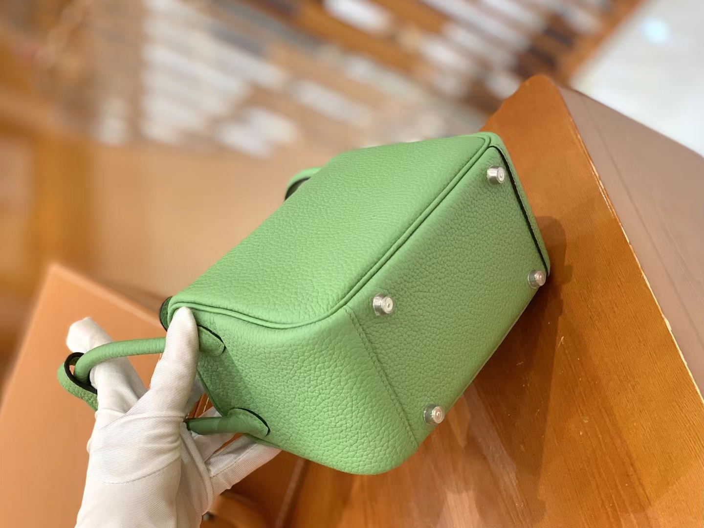 Hermès（爱马仕）Mini lindy 迷你琳迪包 牛油果绿 进口TC大牛皮 银扣 原版蜜蜡线 顶级手缝