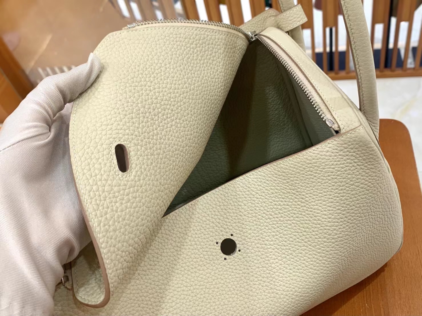 Hermès（爱马仕）Lindy 琳迪包 奶昔白 进口TC大牛皮 银扣 30cm 原版蜜蜡线 顶级手缝