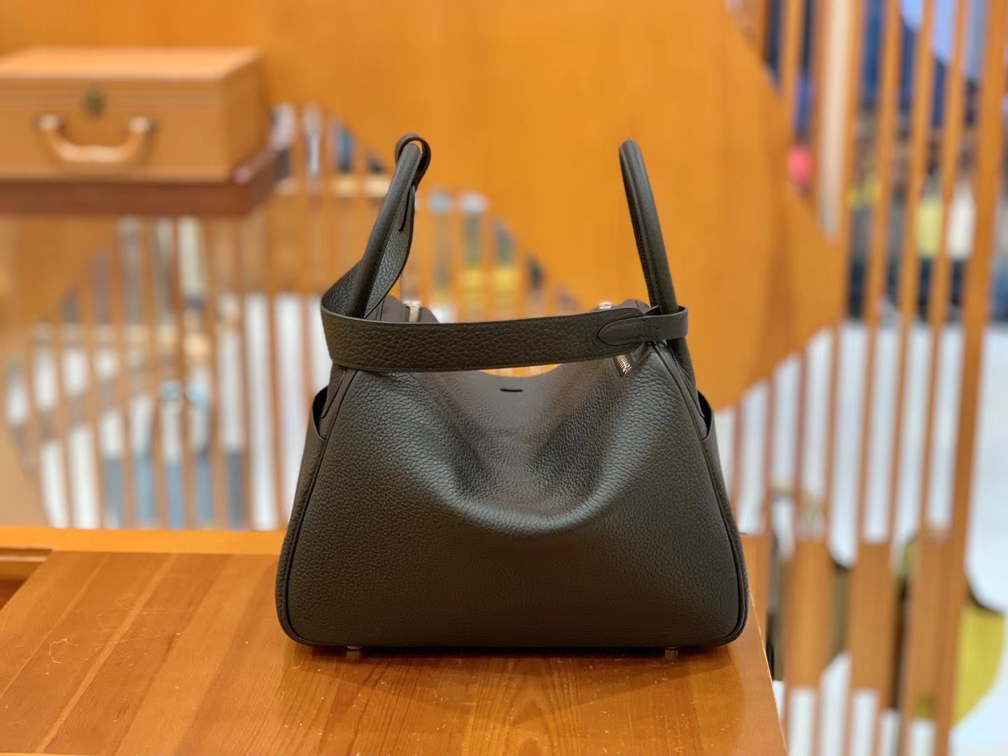 Hermès（爱马仕）Lindy 琳迪包 经典黑 进口TC大牛皮 银扣 30cm 原版蜜蜡线 顶级手缝