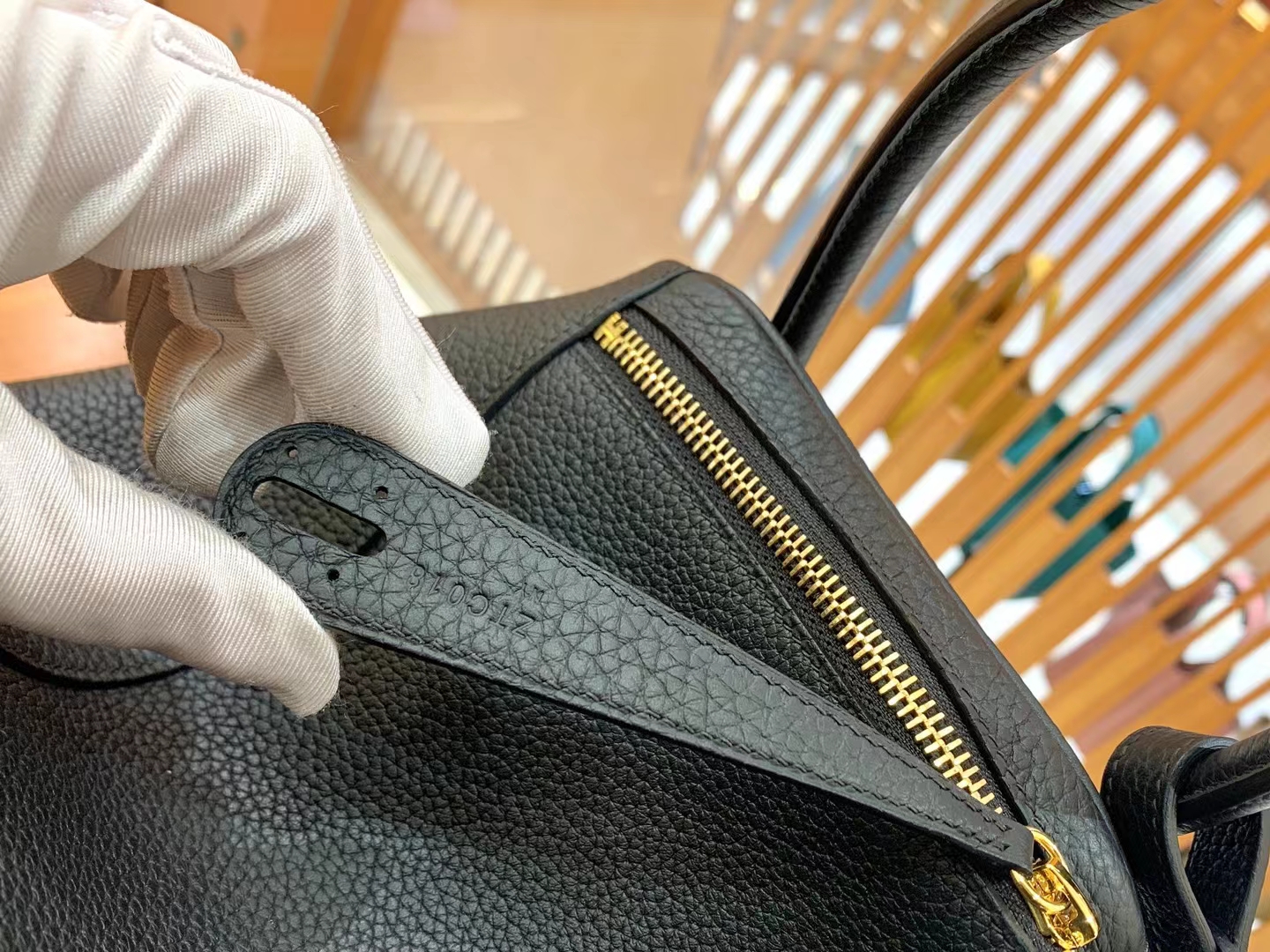 Hermès（爱马仕）Lindy 琳迪包 经典黑 进口TC大牛皮 金扣 30cm 原版蜜蜡线 顶级手缝