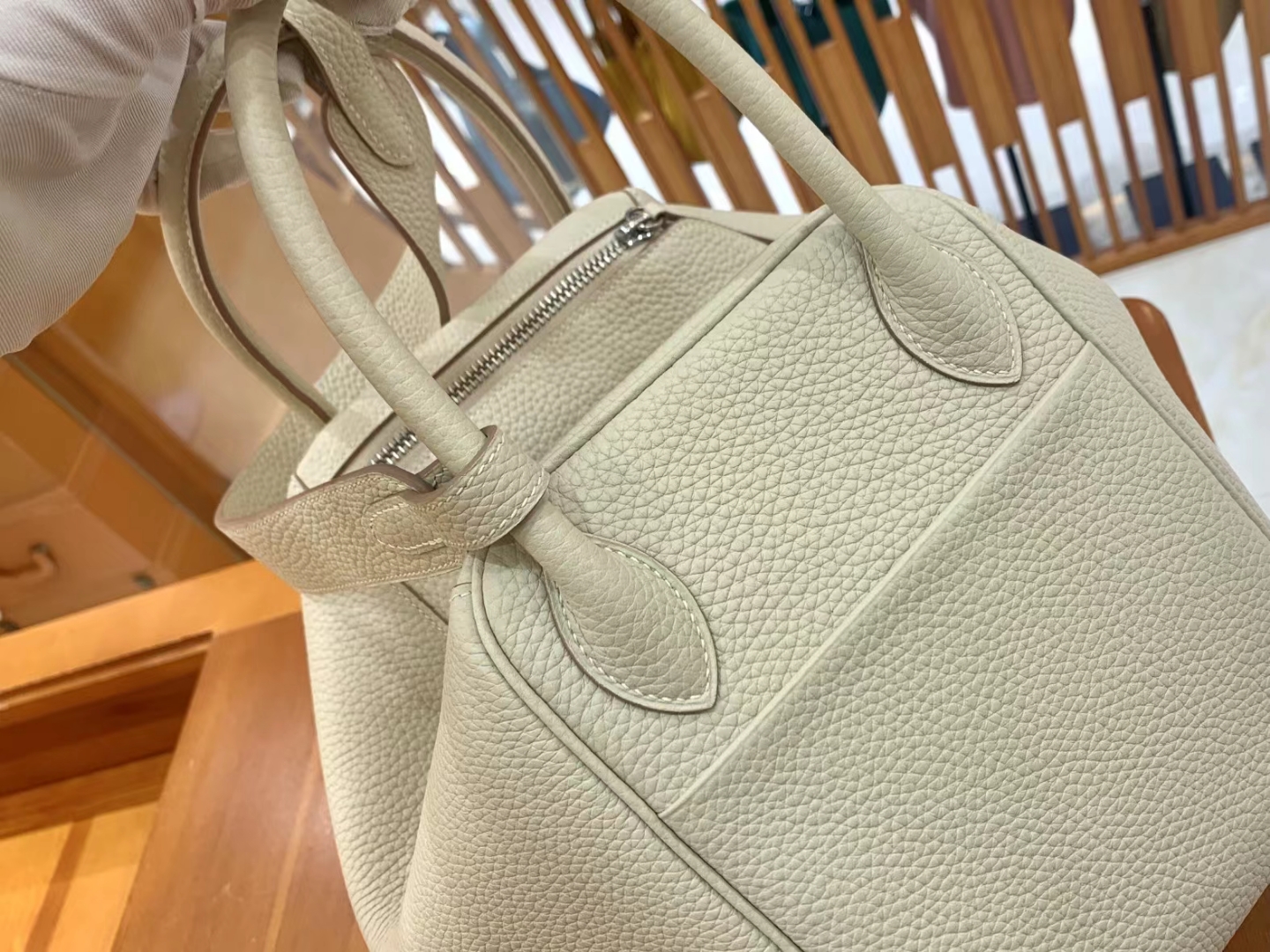 Hermès（爱马仕）Lindy 琳迪包 奶昔白 进口TC大牛皮 银扣 30cm 原版蜜蜡线 顶级手缝