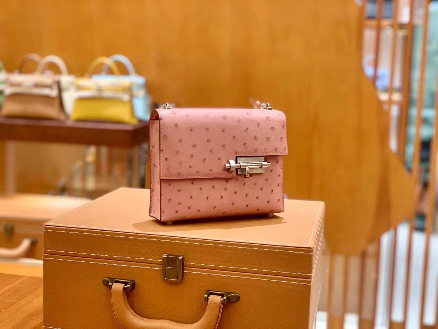 Hermès（爱马仕）Verrou Mini 迷你 插销包 陶瓷粉 KK 鸵鸟皮 银扣  原版蜜蜡线 顶级手缝