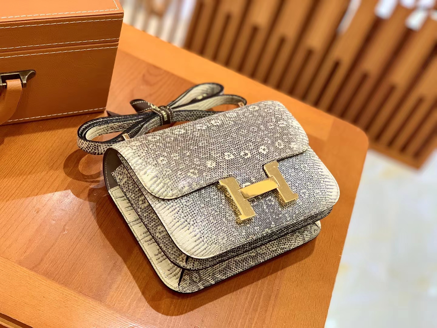 Hermès（爱马仕）Constance 康康 南非野生蜥蜴皮 原色 金扣 19cm 原版蜜蜡线 顶级手缝