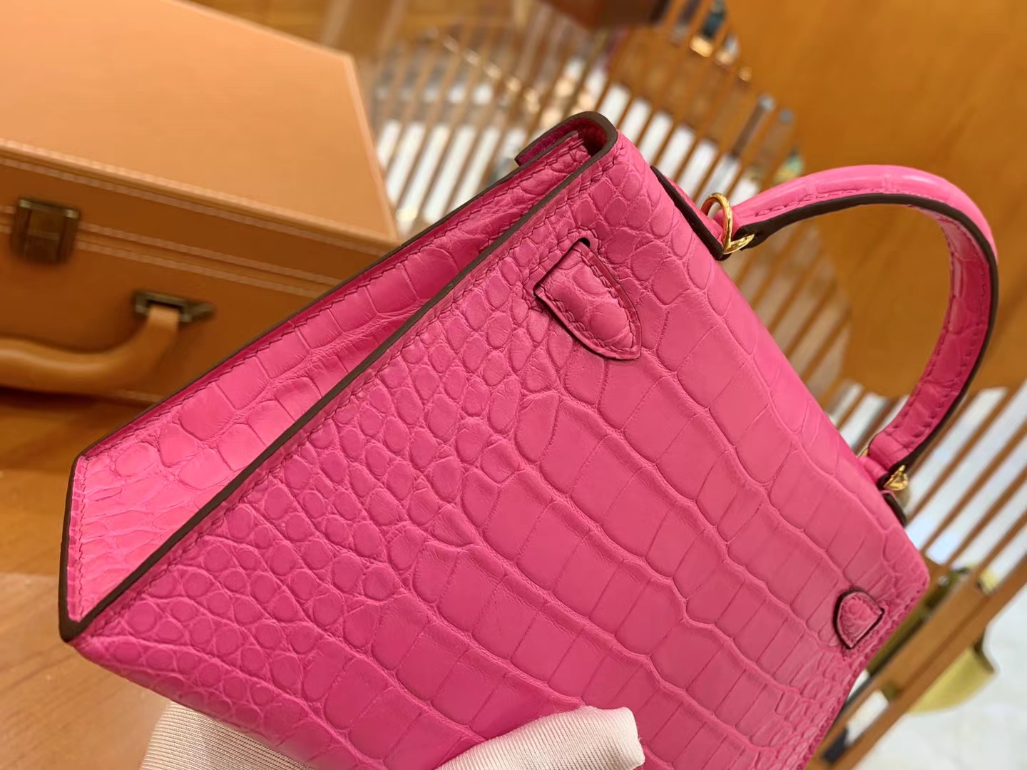 Hermès（爱马仕）Mini kelly 迷你凯莉 艳桃红 进口美洲鳄鱼皮 银扣 二代 原版蜜蜡线 顶级手缝