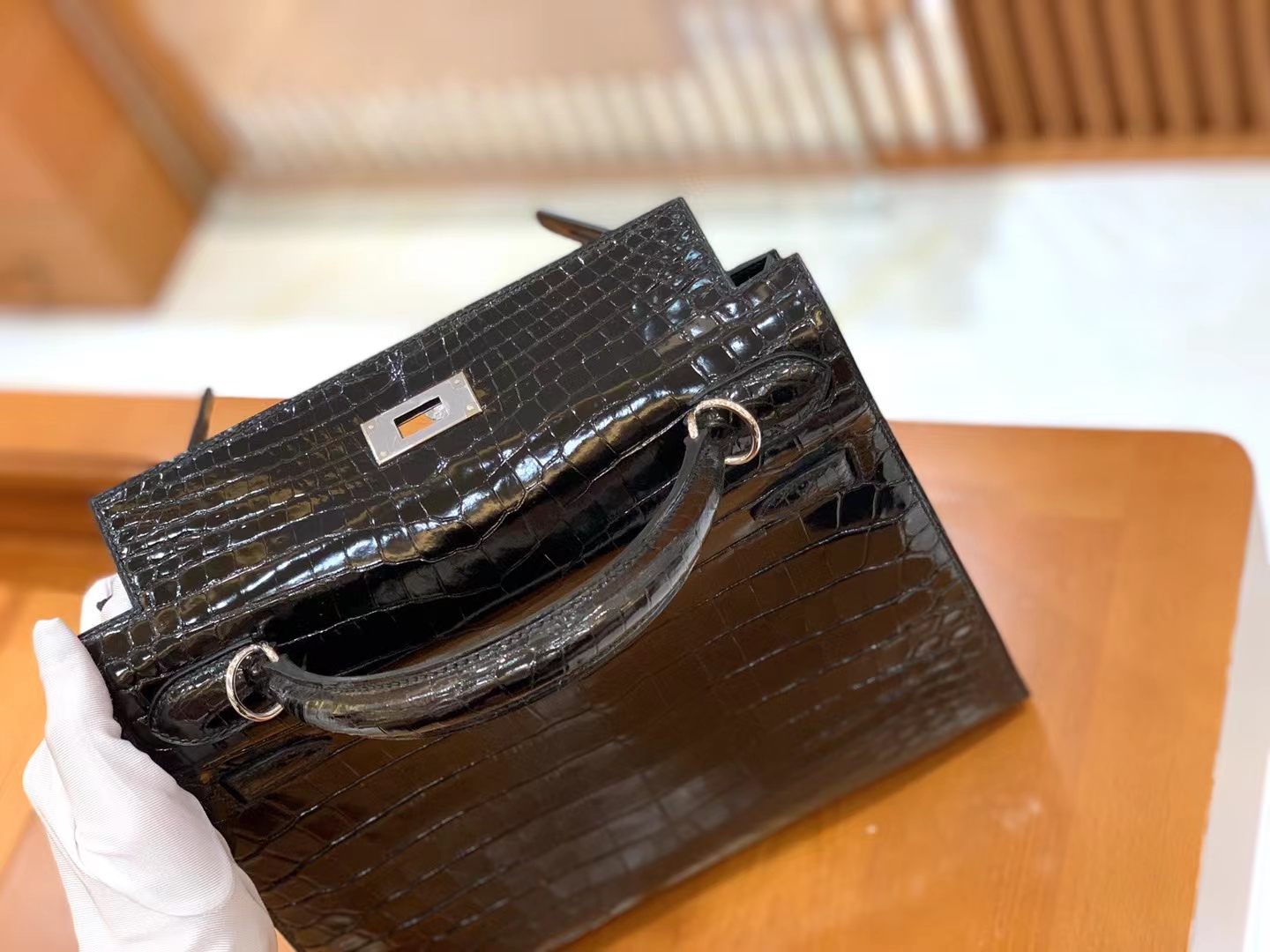 Hermès（爱马仕）Kelly 凯莉包 经典黑 进口尼罗鳄鱼皮 银扣 28cm 原版蜜蜡线 顶级手缝