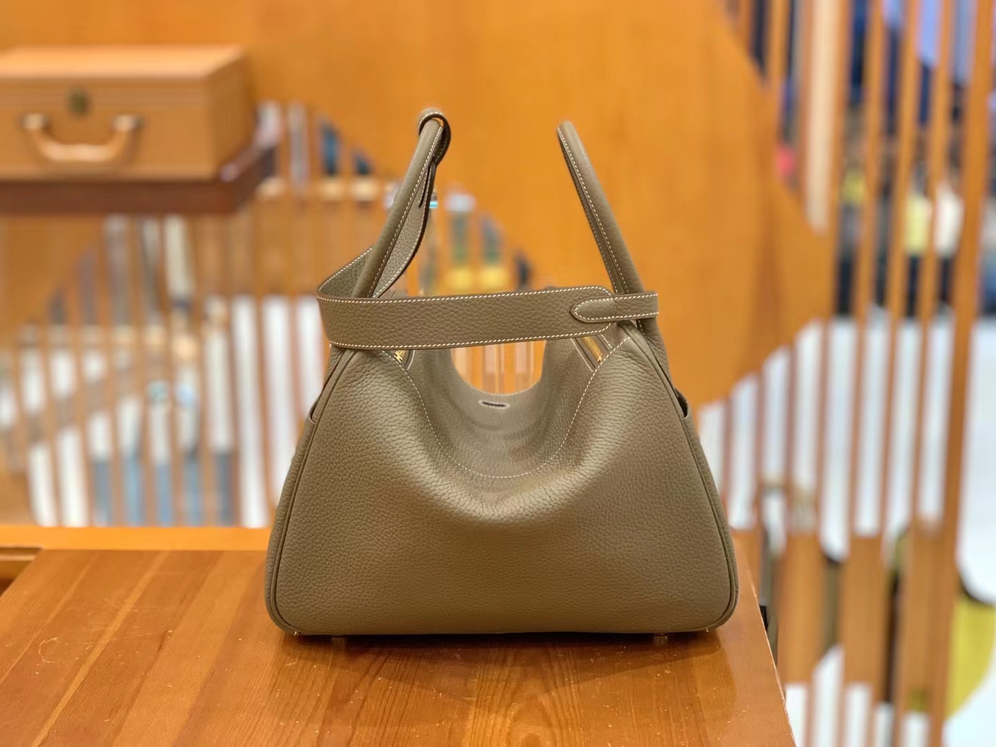 Hermès（爱马仕）Lindy 琳迪包 大象灰 进口TC大牛皮 金扣 30cm 原版蜜蜡线 顶级手缝