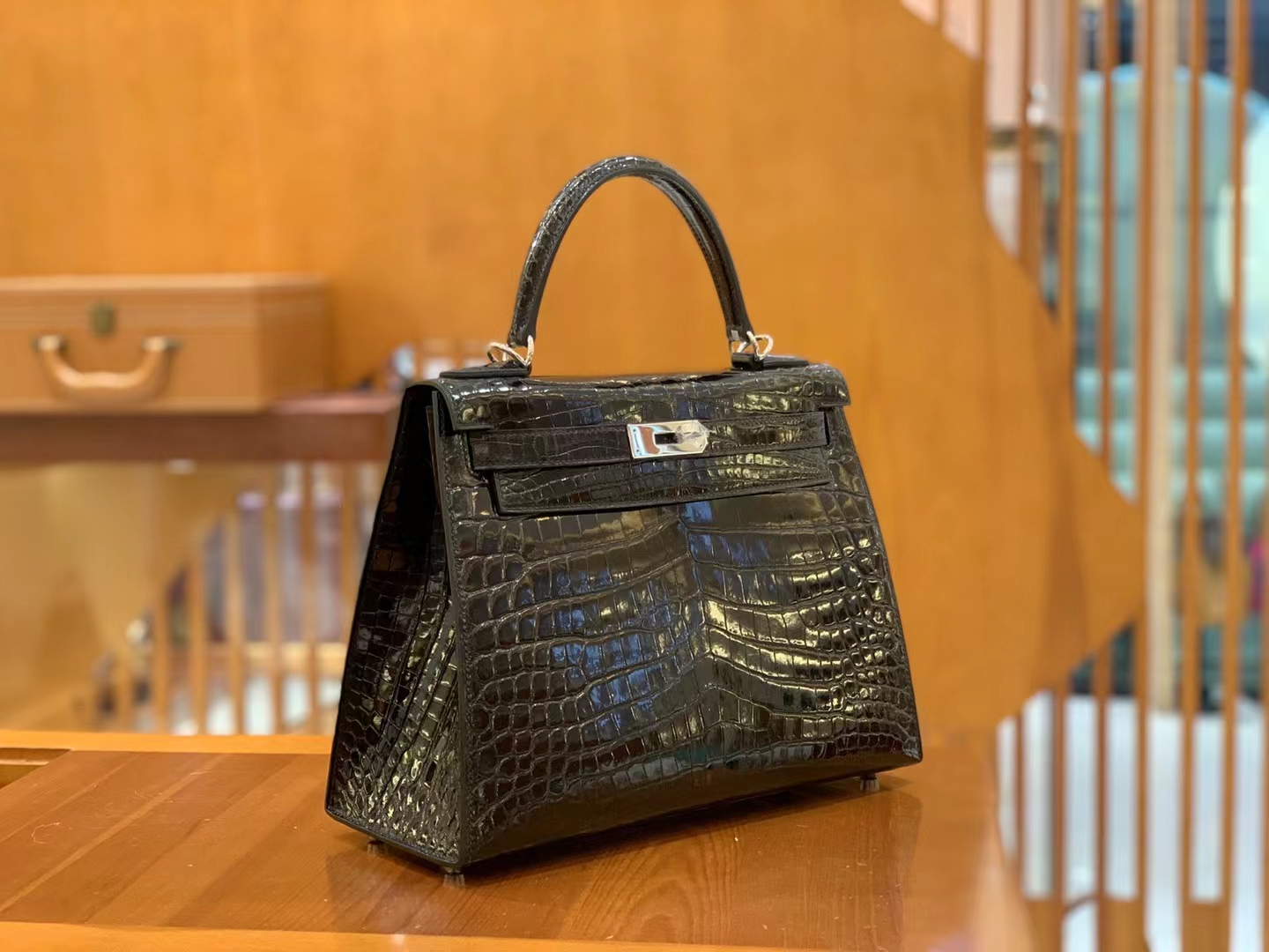 Hermès（爱马仕）Kelly 凯莉包 经典黑 进口尼罗鳄鱼皮 银扣 28cm 原版蜜蜡线 顶级手缝
