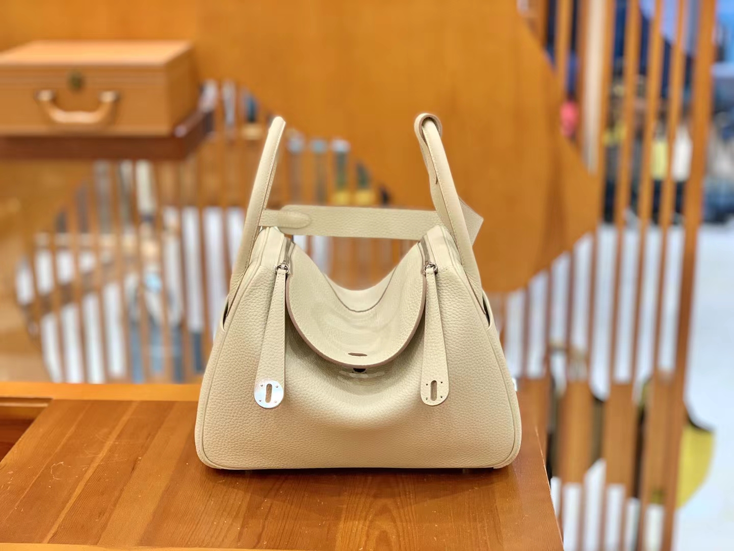 Hermès（爱马仕）Lindy 琳迪包 奶昔白 进口TC大牛皮 银扣 30cm 原版蜜蜡线 顶级手缝
