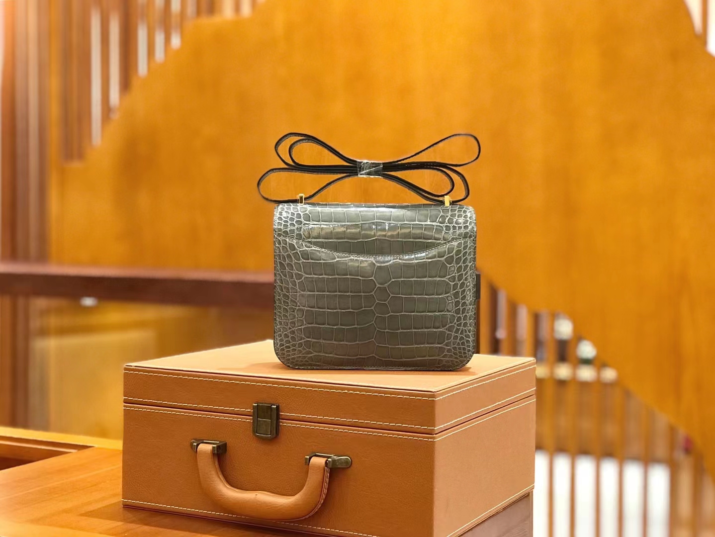 Hermès（爱马仕）Constance 康斯坦斯 斑鸠灰 进口美洲鳄鱼皮 金扣 19cm 原版蜜蜡线 顶级手缝