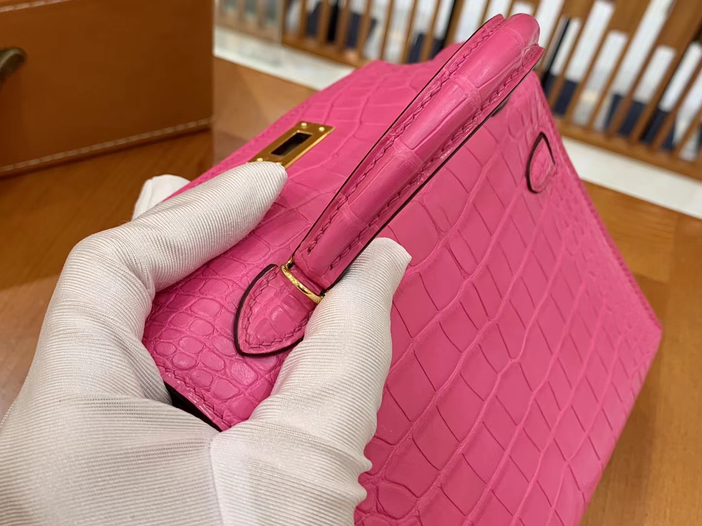 Hermès（爱马仕）Mini kelly 迷你凯莉 艳桃红 进口美洲鳄鱼皮 银扣 二代 原版蜜蜡线 顶级手缝