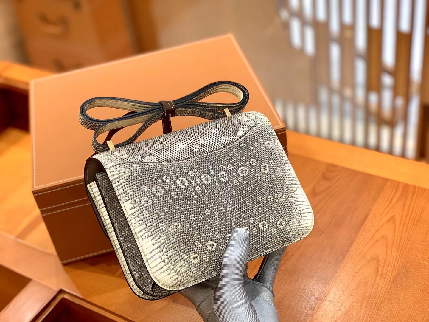 Hermès（爱马仕）Constance 康康 南非野生蜥蜴皮 原色 金扣 19cm 原版蜜蜡线 顶级手缝