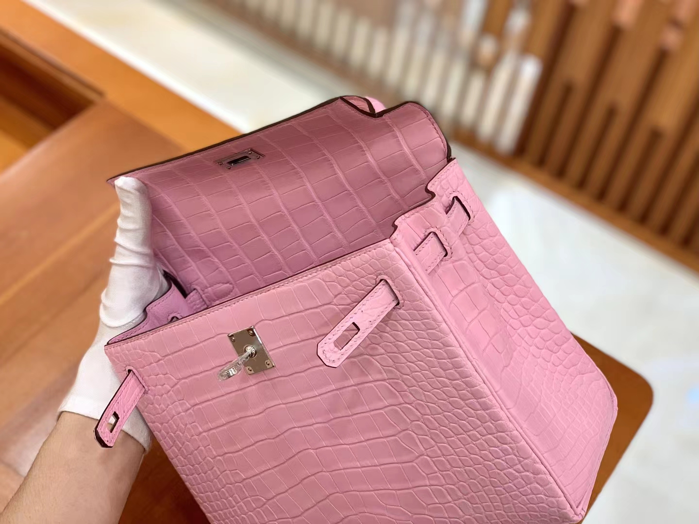 Hermès（爱马仕）Kelly 凯莉包 樱花粉 进口美洲鳄鱼皮 银扣 25cm 原版蜜蜡线 顶级手缝