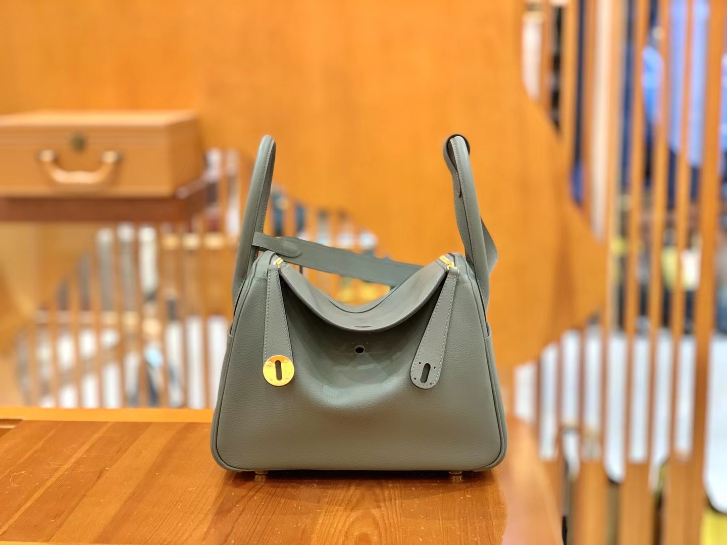 Hermès（爱马仕）Lindy 琳迪包 杏仁绿 进口Evercolor 牛皮 金扣 26cm 原版蜜蜡线 顶级手缝