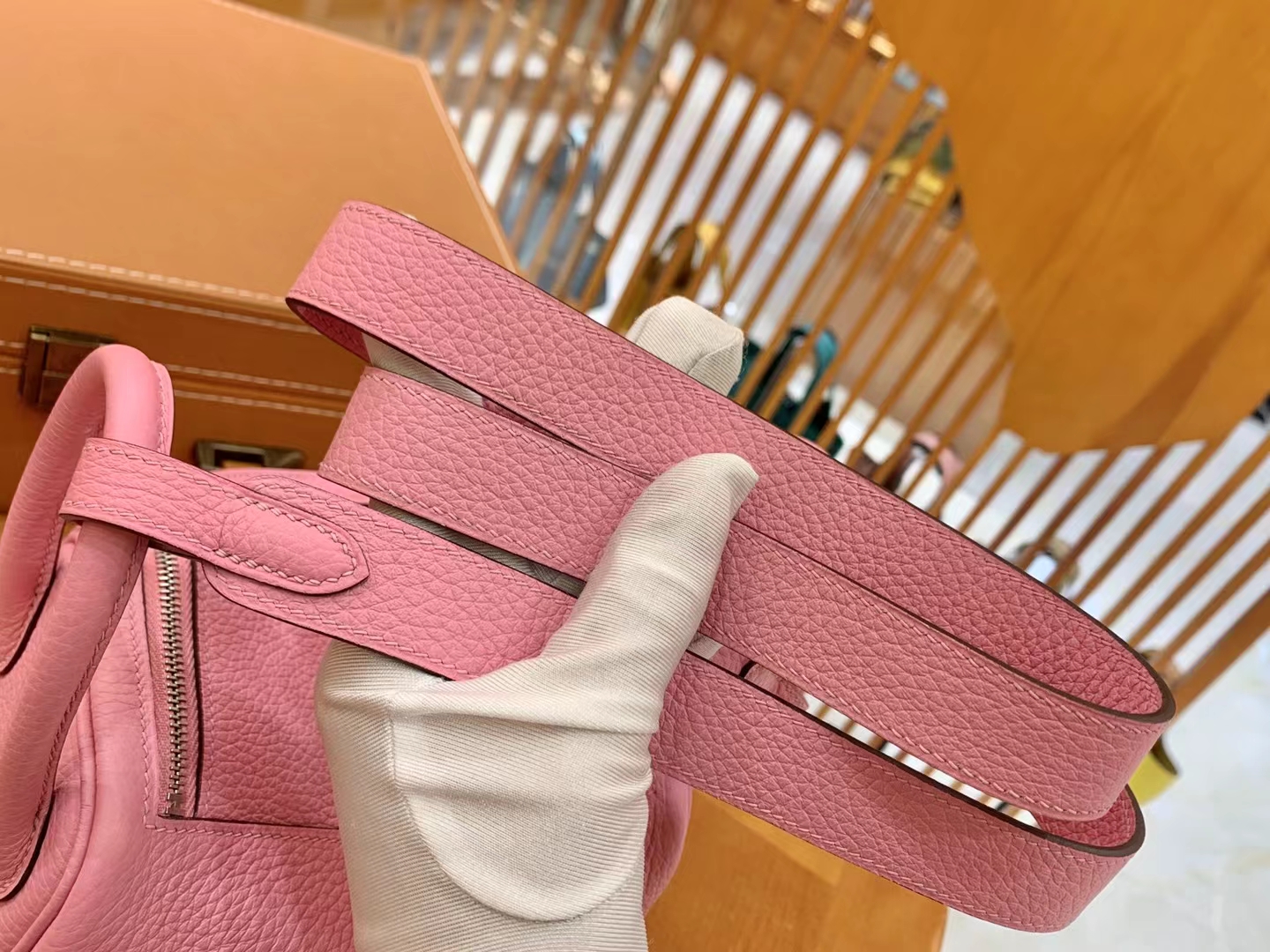 Hermès（爱马仕）Mini lindy 迷你琳迪包 樱花粉 进口TC大牛皮 银扣 原版蜜蜡线 顶级手缝