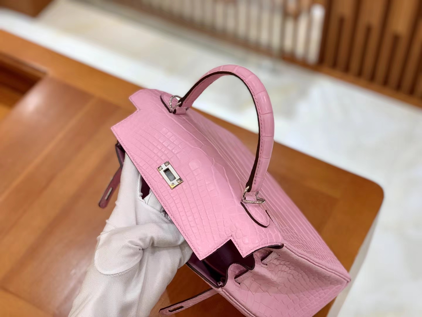 Hermès（爱马仕）Kelly 凯莉包 樱花粉 进口美洲鳄鱼皮 银扣 25cm 原版蜜蜡线 顶级手缝