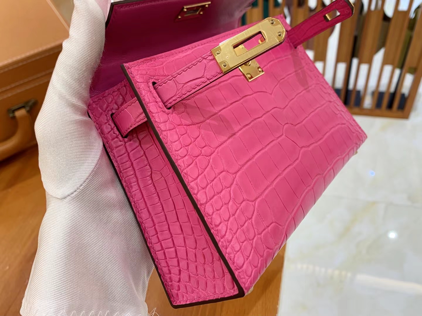 Hermès（爱马仕）Mini kelly 迷你凯莉 艳桃红 进口美洲鳄鱼皮 银扣 二代 原版蜜蜡线 顶级手缝