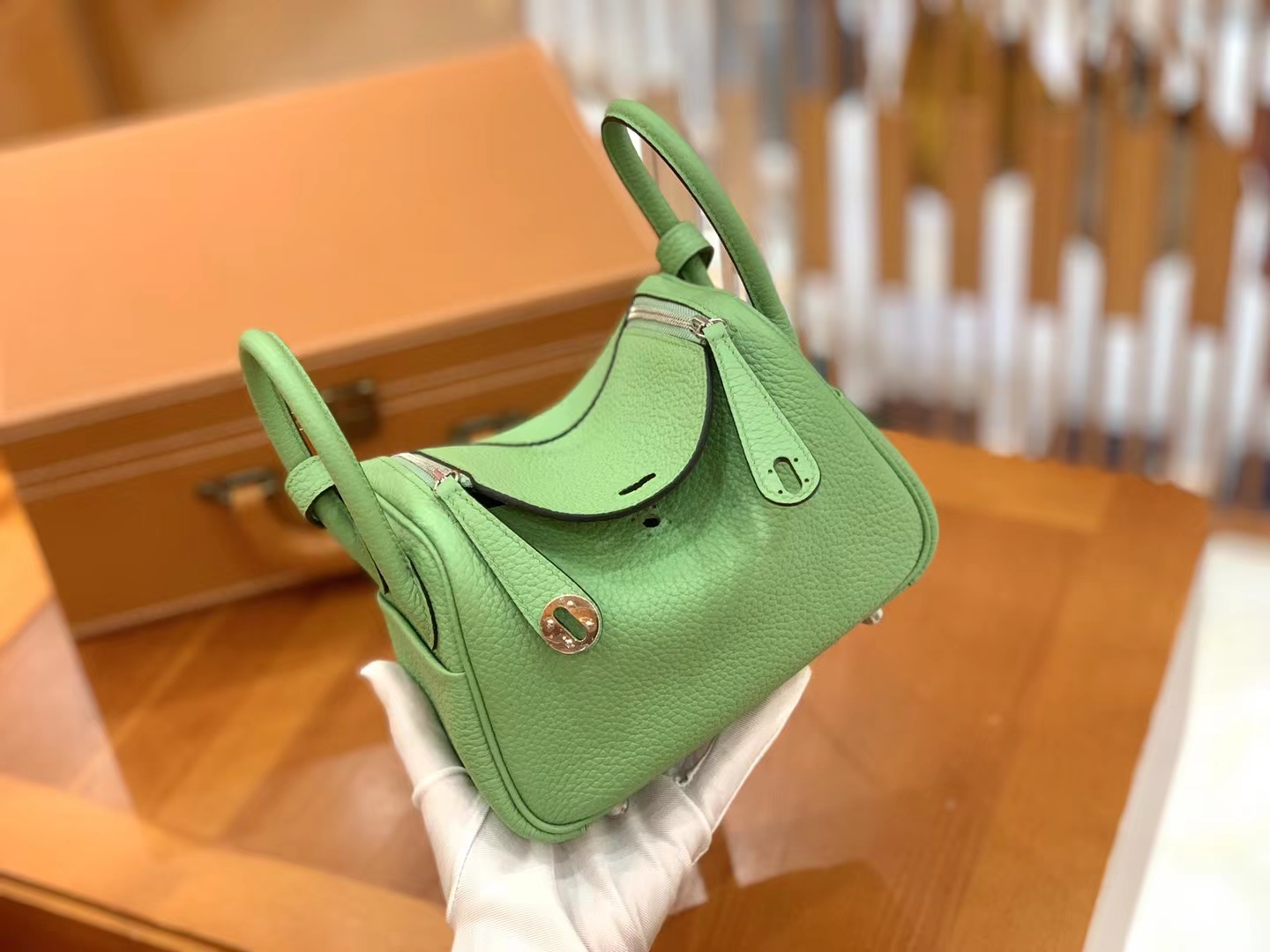 Hermès（爱马仕）Mini lindy 迷你琳迪包 牛油果绿 进口TC大牛皮 银扣 原版蜜蜡线 顶级手缝
