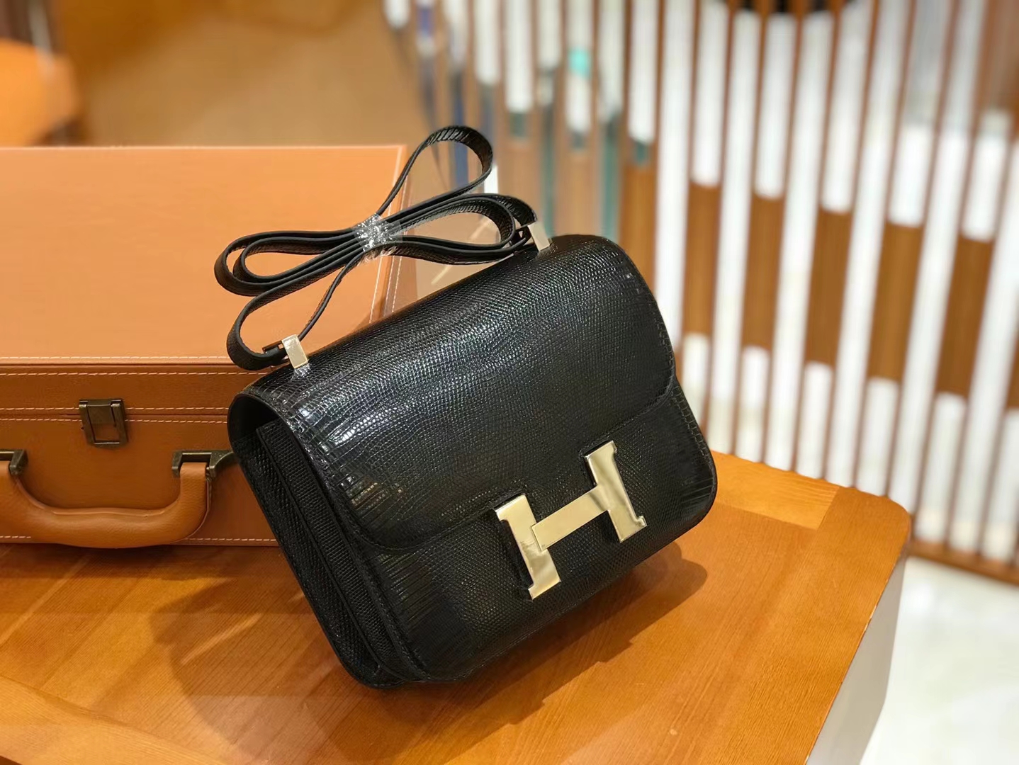 Hermès（爱马仕）Constance 康康 南非野生蜥蜴皮 经典黑 银扣 24cm 原版蜜蜡线 顶级手缝