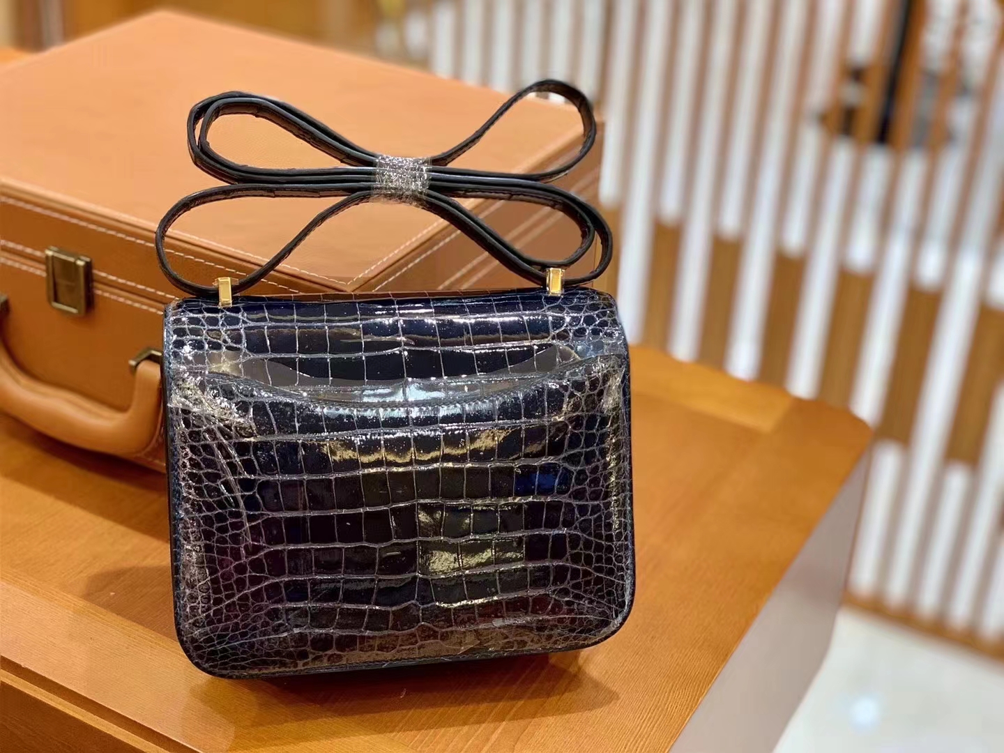Hermès（爱马仕）Constance 康斯坦斯 深海蓝 进口美洲鳄鱼皮 金扣 19cm 原版蜜蜡线 顶级手缝
