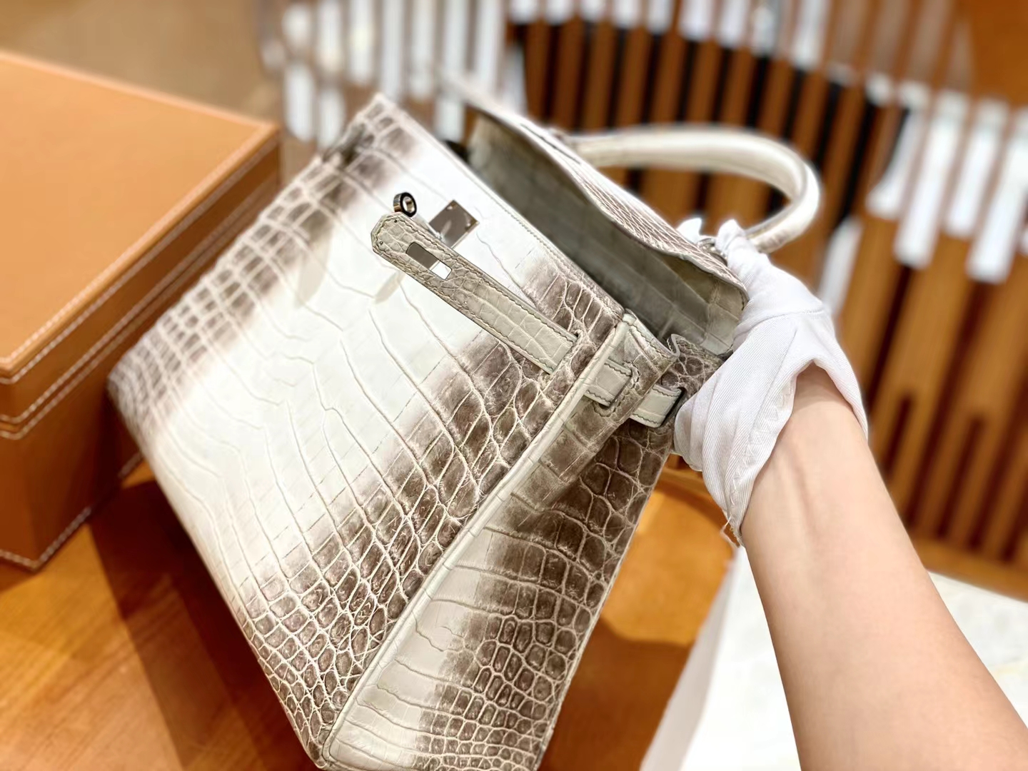 Hermès（爱马仕）Kelly 凯莉包 喜马拉雅 进口尼罗鳄鱼皮 包中皇后 银扣 28cm 原版蜜蜡线 顶级手缝