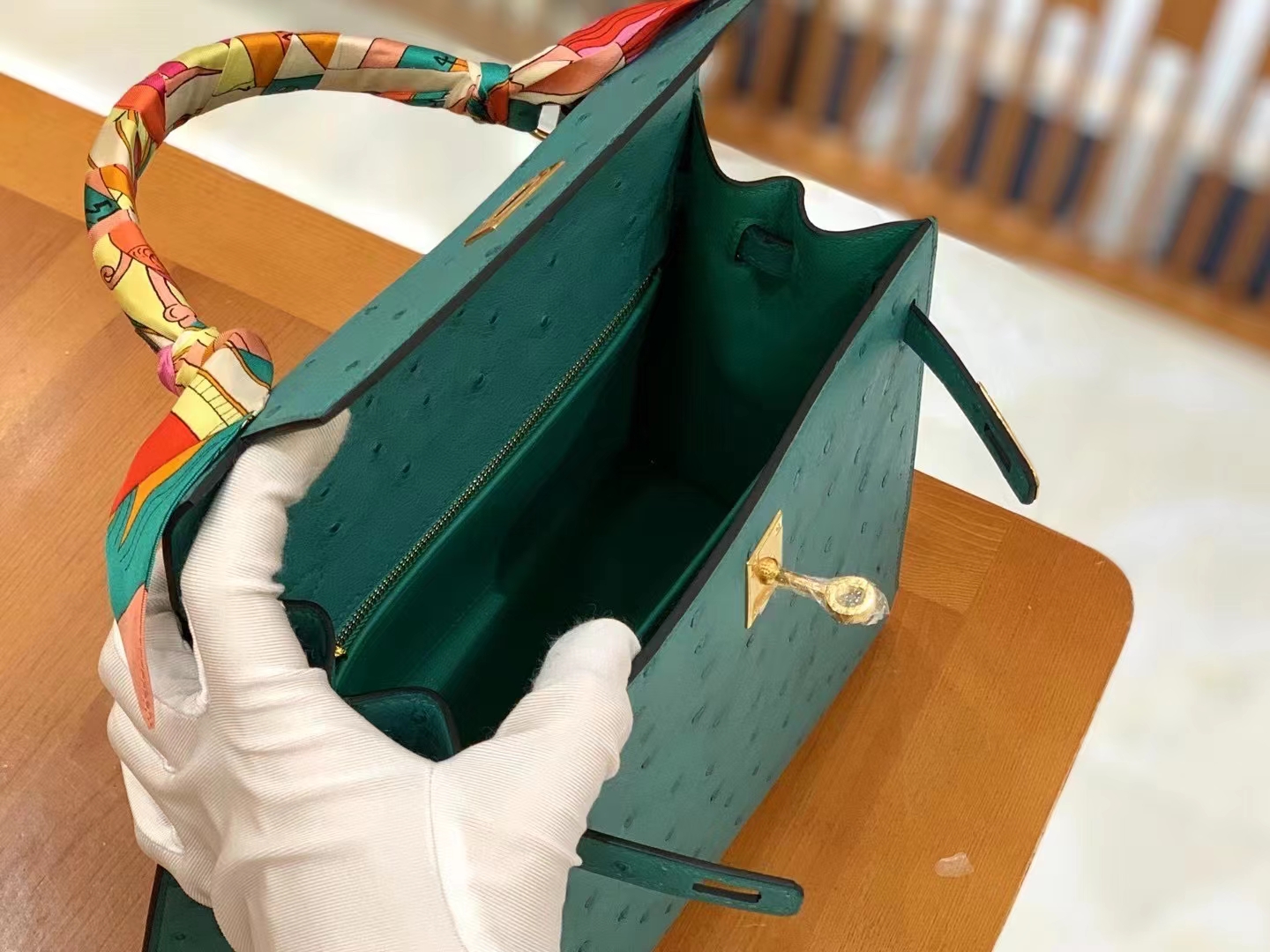 Hermès（爱马仕）Kelly 凯莉包 薄荷绿 进口kk级鸵鸟皮 金扣  25cm 法国原版蜜蜡线 定制