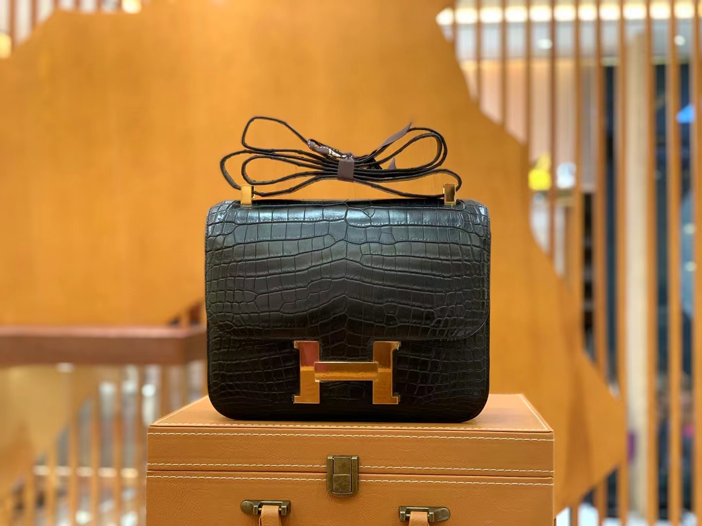 Hermès（爱马仕）Constance 康斯坦斯 经典黑 进口尼罗鳄鱼皮 金扣 24cm 原版蜜蜡线 顶级手缝